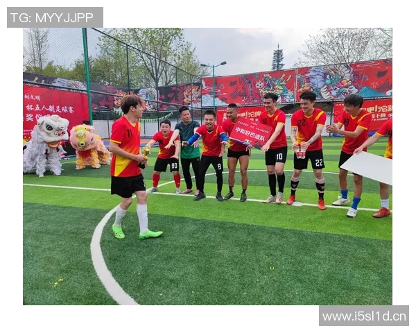 成都足球队团队协作的力量与魅力解析助力球队崛起之路 成都足球队团队协作的力量与魅力解析助力球队崛起之路